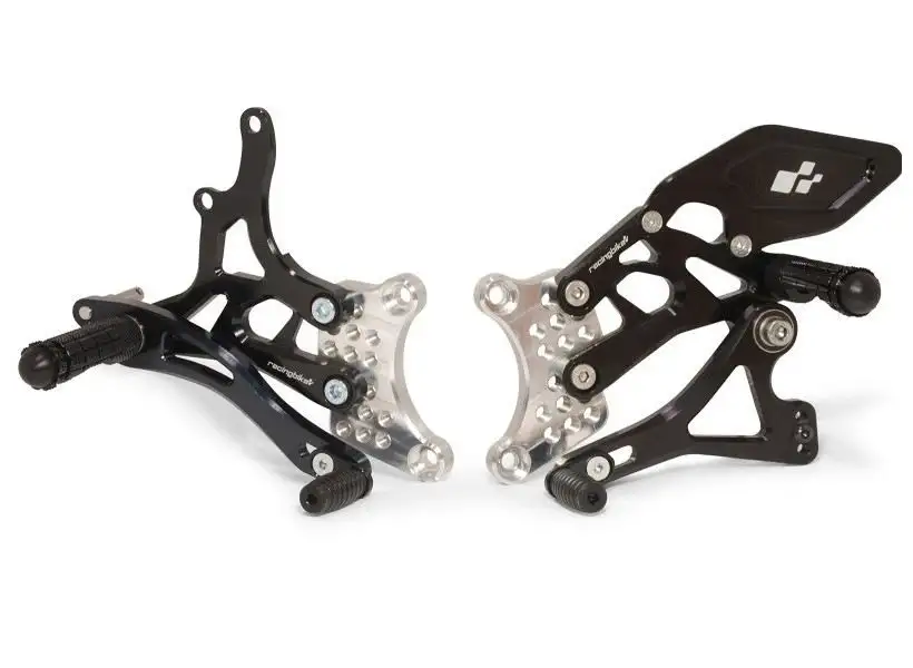 Pedane arretrate Racingbike per Kawasaki ZX-4R 24-25 con poggiapiede fisso colore nero