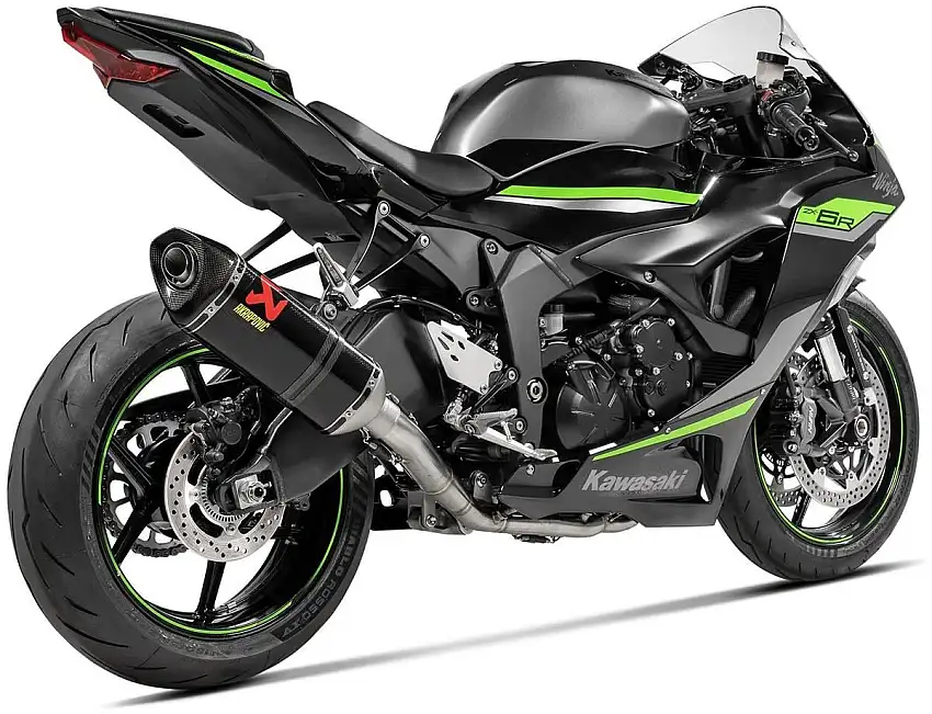 Scarico completo Akrapovic Racing non omologato con collettori in acciaio e terminale in carbonio per Kawasaki ZX-6R 23-25