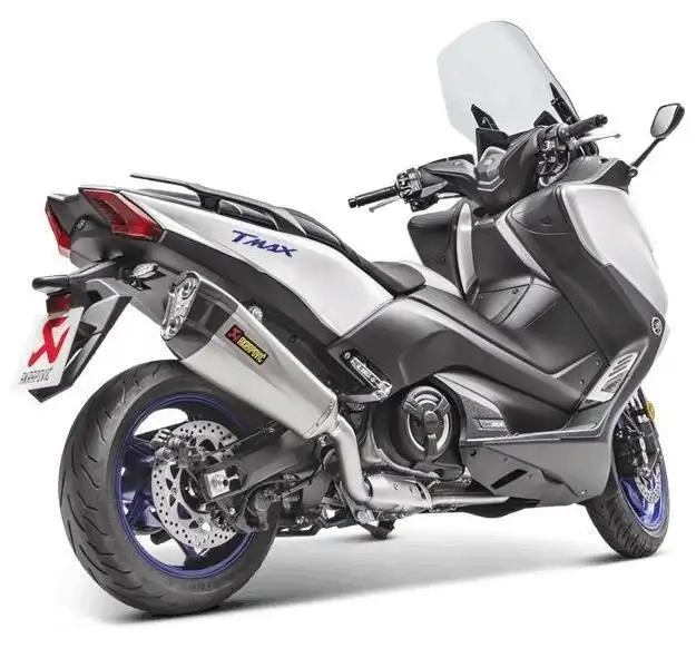 Scarico completo Akrapovic Racing omologato Euro 4 con collettori in acciaio e terminale in titanio con fondello in carbonio per Yamaha T-Max 530 17-19