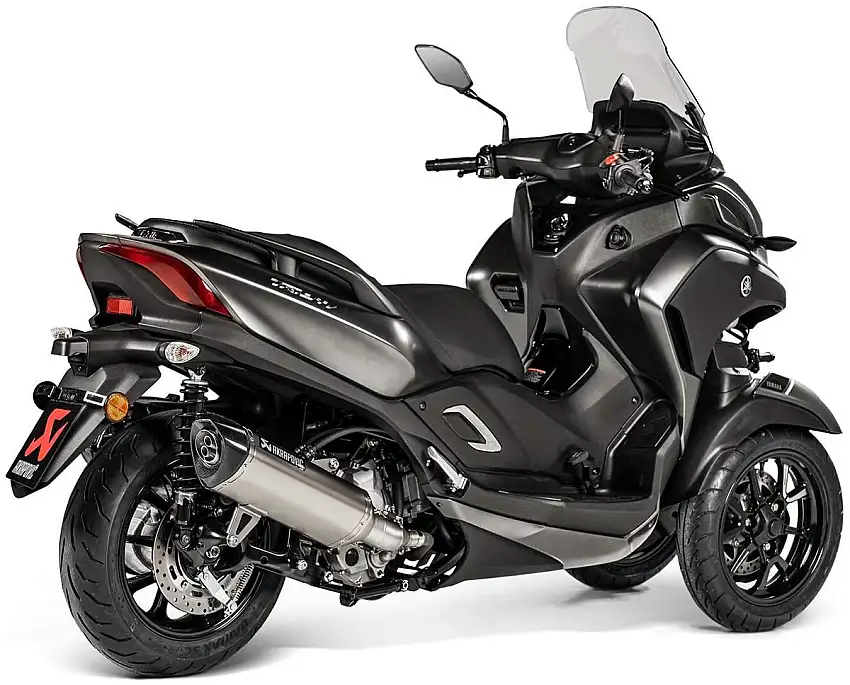 Terminale di scarico Akrapovic omologato Euro 4 in acciaio con fondello in carbonio per Yamaha Tricity 300 2020