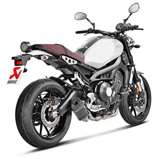 Scarico completo Akrapovic Racing non omologato con collettori in acciaio e terminale in carbonio per Yamaha XSR 900 16-20