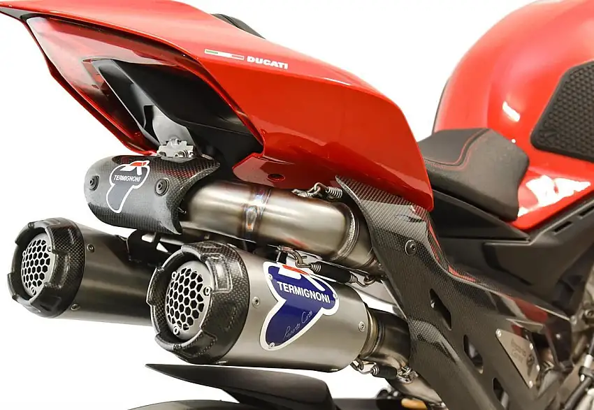 Scarico completo Termignoni non omologato con collettori in acciaio inox e terminale in titanio con fondello in carbonio per Ducati Panigale V4 18-24
