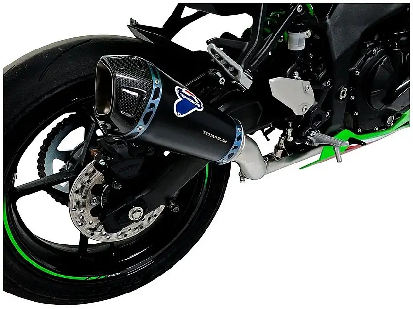 Scarico completo Termignoni non omologato con collettori in acciaio inox e terminale in titanio verniciato nero con fondello in carbonio per Kawasaki ZX-4RR 24-25