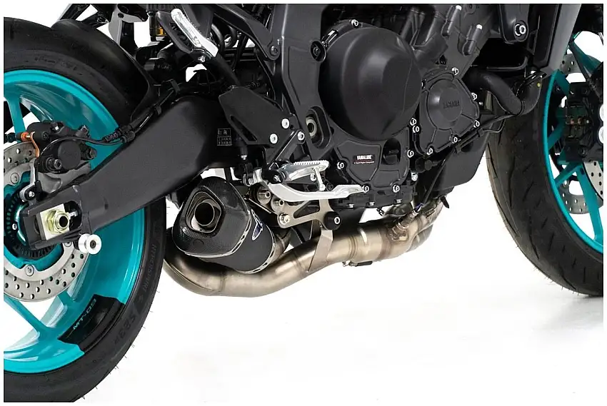 Scarico completo Termignoni non omologato con collettori in acciaio inox e terminale in acciaio inox nero con fondello in carbonio per Yamaha MT-09 21-25