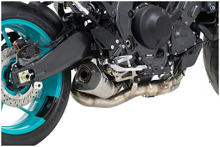 Scarico completo Termignoni non omologato con collettori in acciaio inox e terminale in acciaio inox con fondello in carbonio per Yamaha Tracer 900 21-25