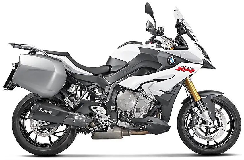 Terminale di scarico Akrapovic omologato in titanio con fodero nero per BMW S 1000 XR 15-16