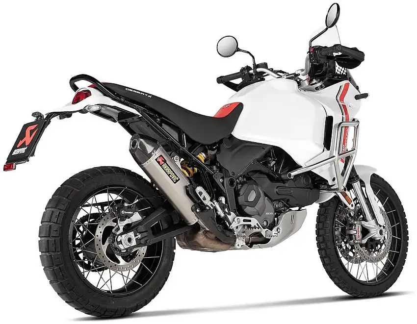 Terminale di scarico Akrapovic omologato in titanio con fondello in carbonio per Ducati Desert X 22-24