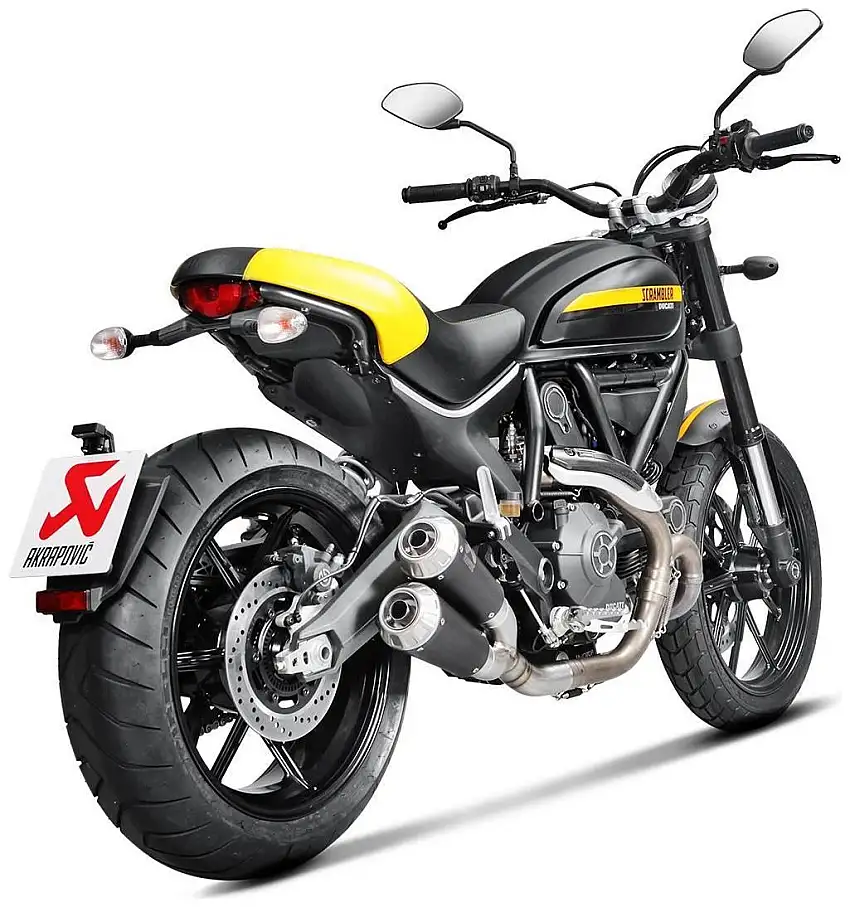 Terminale di scarico Akrapovic non omologato in titanio con fodero nero per Ducati Scrambler 800 Full Throttle 15-20
