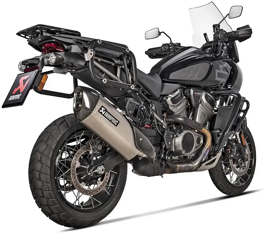 Terminale di scarico Akrapovic omologato in titanio con fondello in carbonio per Harley Davidson Pan America 21-24