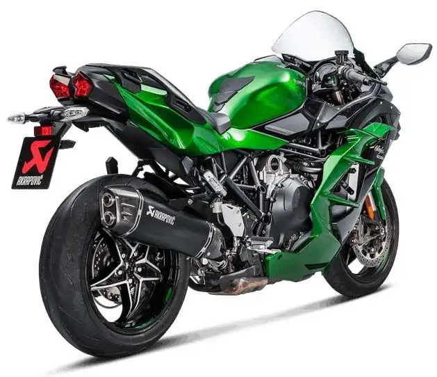 Terminale di scarico Akrapovic omologato in titanio foderato nero con fondello in carbonio per Kawasaki Ninja H2 SX 18-20