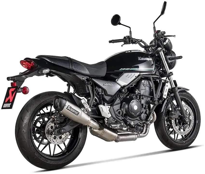 Terminale di scarico Akrapovic omologato in titanio con fondello in acciaio nero per Kawasaki Z 650 RS 22-24