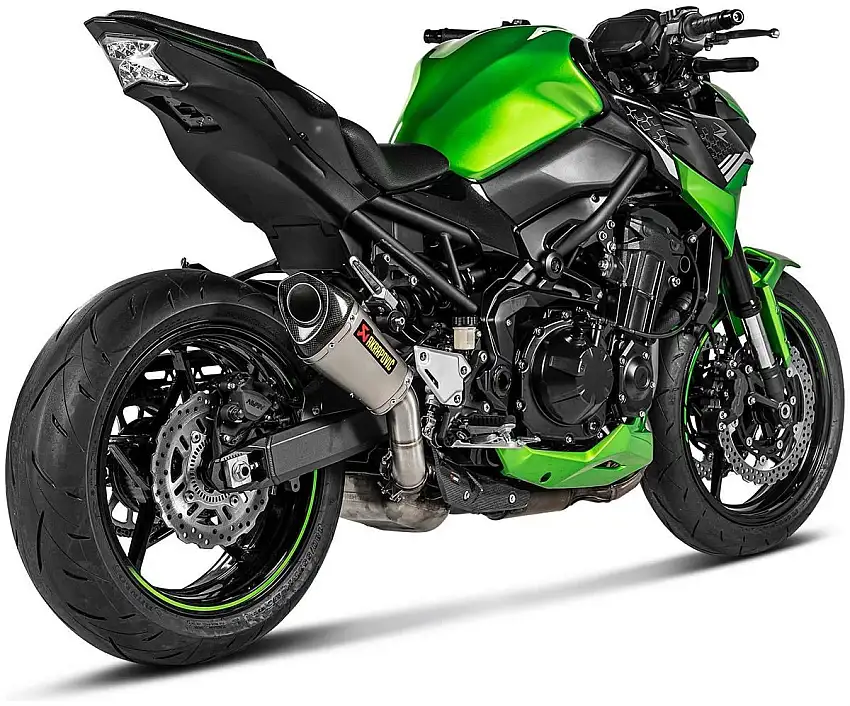 Terminale di scarico Akrapovic non omologato in titanio con fondello in carbonio per Kawasaki Z 900 20-24