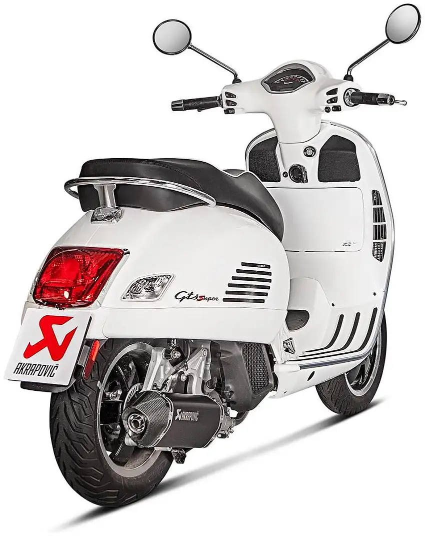Terminale di scarico Akrapovic omologato euro 5 in acciaio inox foderato nero con fondello in carbonio per Piaggio Vespa GTS 150 ie Super 21-24