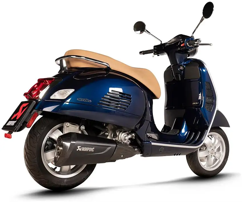 Terminale di scarico Akrapovic omologato Euro 5 in titanio nero con fondello in carbonio per Piaggio Vespa GTS 300 sei giorni 21-24