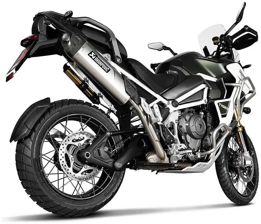 Terminale di scarico Akrapovic omologato in titanio con fondello in carbonio per Triumph Tiger 1200 GT 22-24