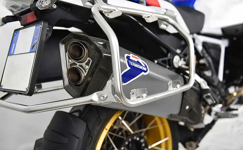 Terminale di scarico Termignoni omologato in titanio con fondello in carbonio per BMW R 1250 GS 19-22