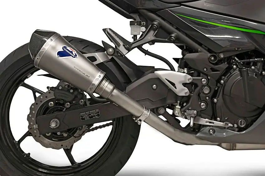 Terminale di scarico Termignoni non omologato in titanio con fondello in carbonio per Kawasaki Ninja 400 18-20