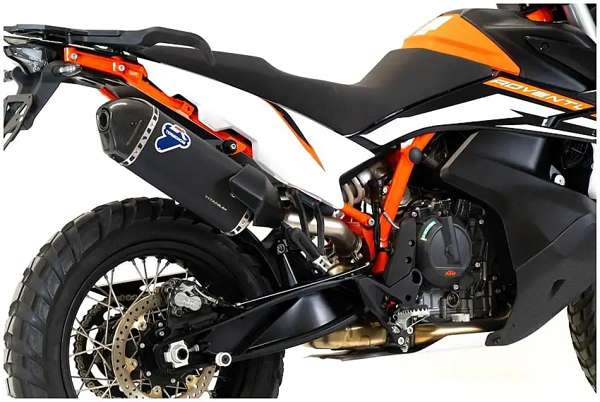 Terminale di scarico Termignoni omologato titanio nero con fondello in carbonio per KTM 890 Adventure 21-25