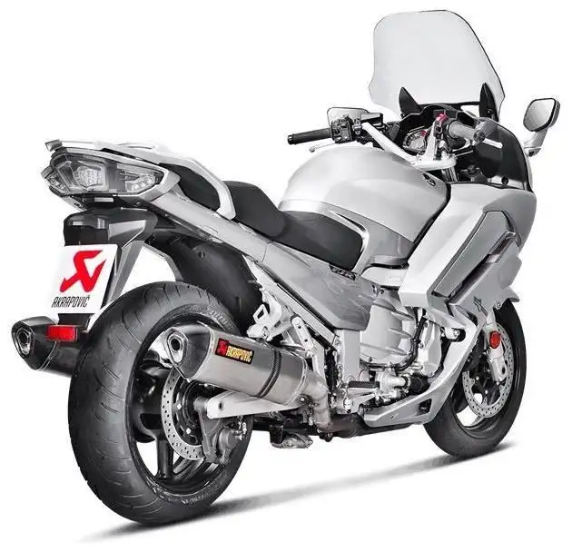 Terminali di scarico Akrapovic omologati in titanio con fondello in carbonio per Yamaha FJR 1300 16-20