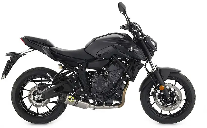 Terminale di scarico Arrow Thunder Titanio con fondello carby omologato per Yamaha MT-07 21-24