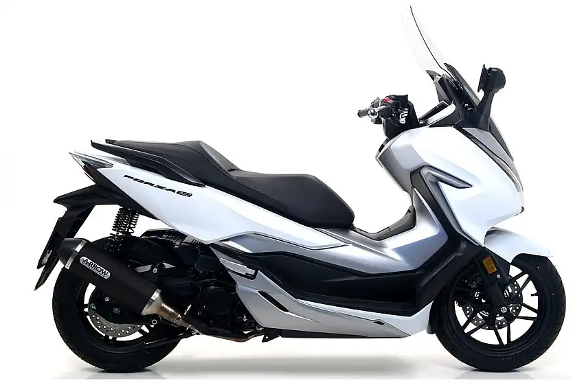 Terminale di scarico Arrow Urban alluminio Dark con fondello Dark omologato per Honda Forza 300 18-20