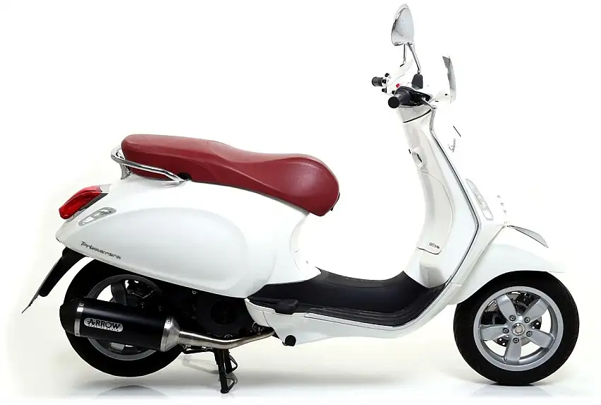 Terminale di scarico Arrow Urban alluminio Dark con fondello Dark omologato per Piaggio Vespa Primavera 150 14-16