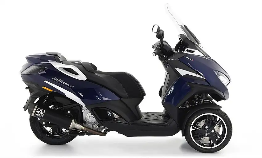 Terminale di scarico Arrow Urban alluminio Dark con fondello in carbonio omologato per Peugeot Metropolis 400 17-21