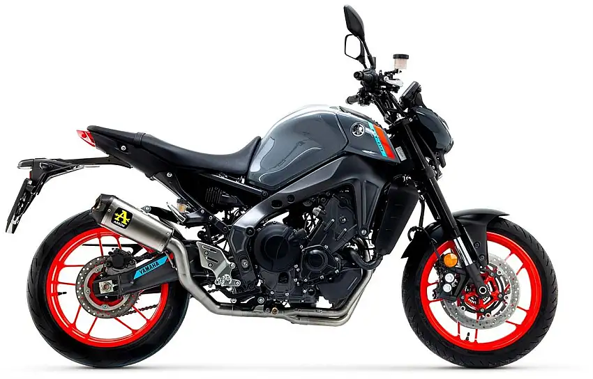 Terminale di scarico Arrow Works in titanio con fondello carby omologato per Yamaha MT-09 21-23