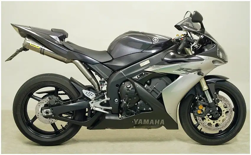 Terminali di scarico Arrow Thunder Approved Alluminio (Dx+Sx) omologato per Yamaha R1 04-06